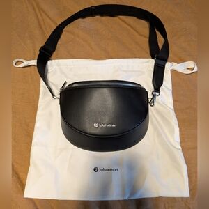 Lululemon Leather Alternative Saddle Crossbody Bag 2L